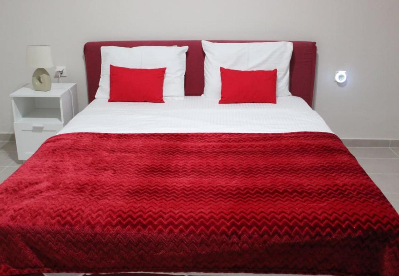 Zoe Apartments Толон Екстериор снимка