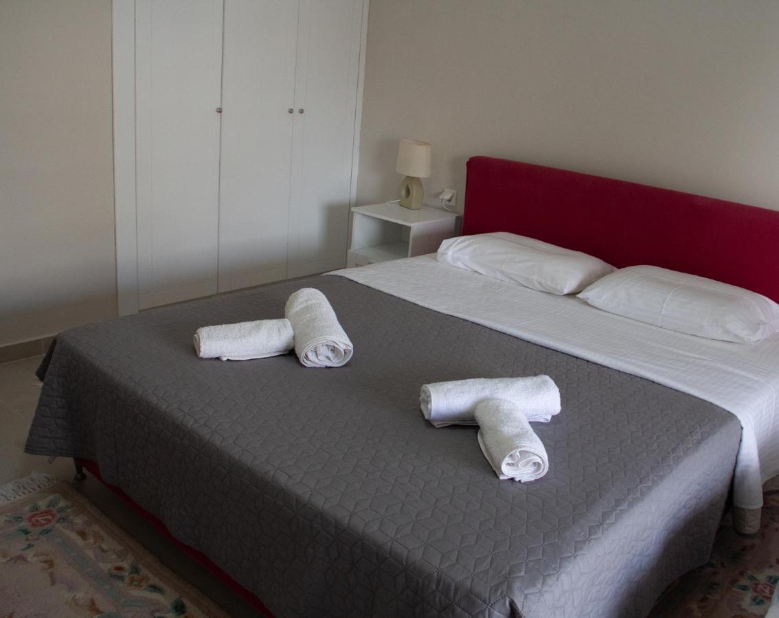 Zoe Apartments Толон Екстериор снимка